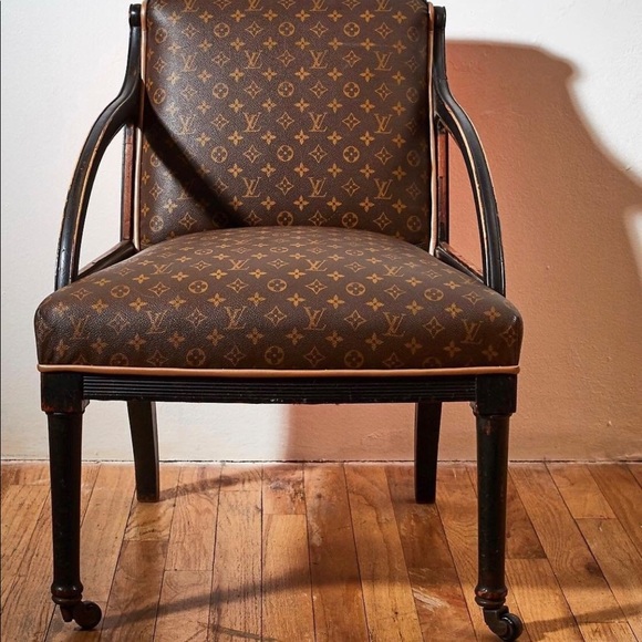 Hats, Shirts, Key Chains, Dog/Cat Collar & Leash - Picture 14 of 15